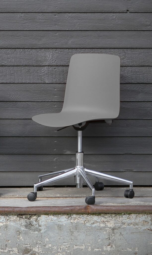 spoel hoop limiet Vesper Shell stoel Cube Design | Project Meubilair